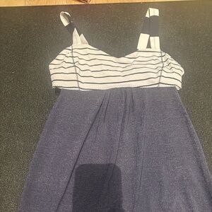 No limit's tank lululemon with thicker straps size 8